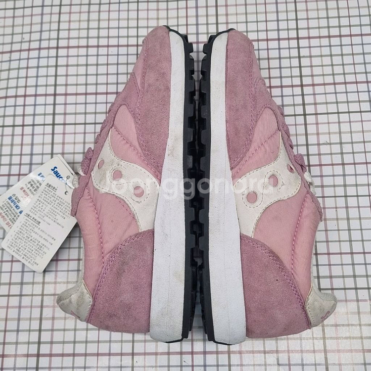 새상품 써코니 오리지널 여성운동화235--4