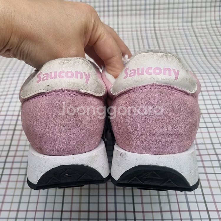 새상품 써코니 오리지널 여성운동화235--3