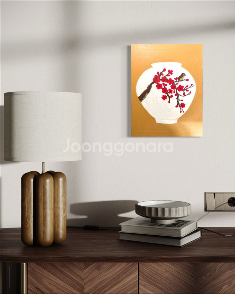 달항아리 위에 핀 매화그림--1