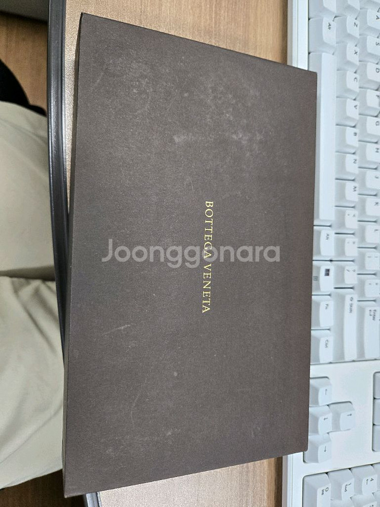 보테가 장지갑 팝니다.--0