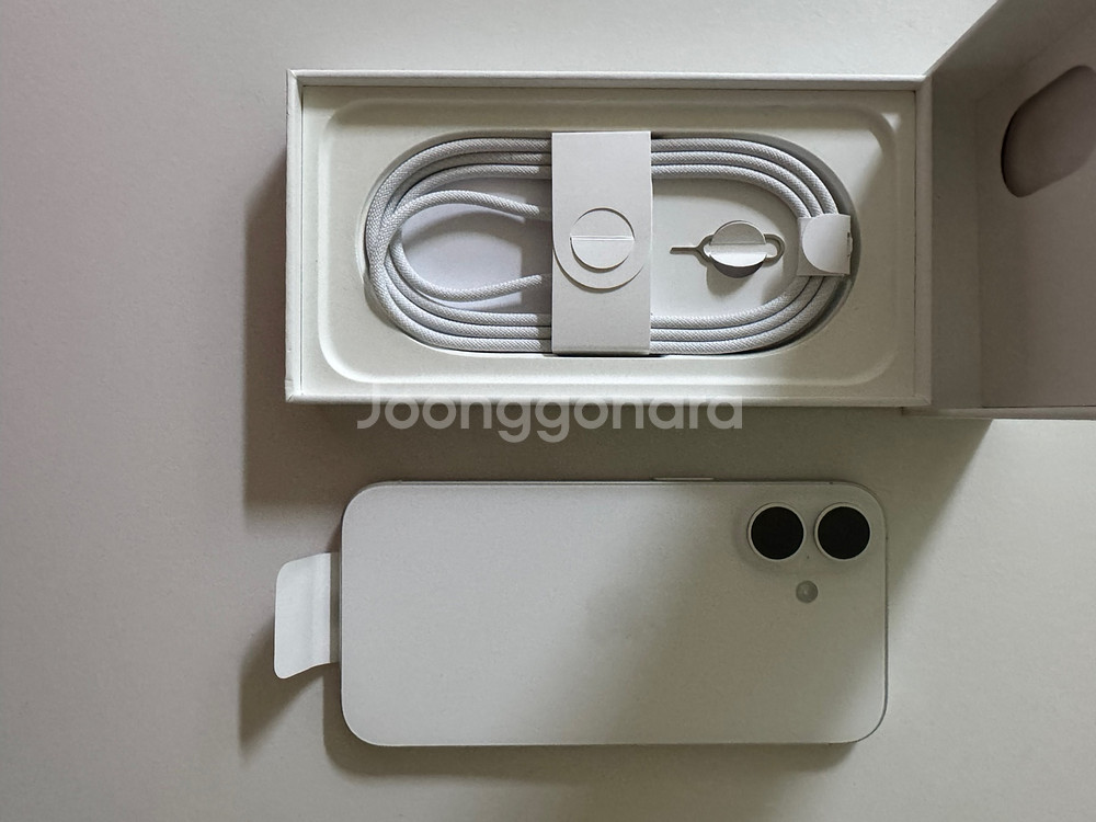 AIP16 (아이폰16) 128G 화이트 미사용 새상품--2