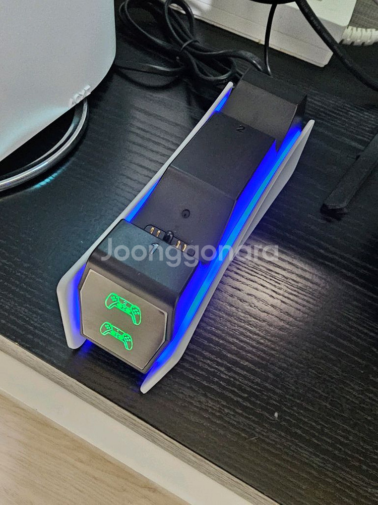 PS5 듀얼센스 컨트롤러 충전거치대--1