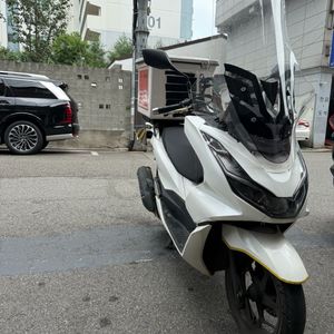Pcx 22년식 팝니다