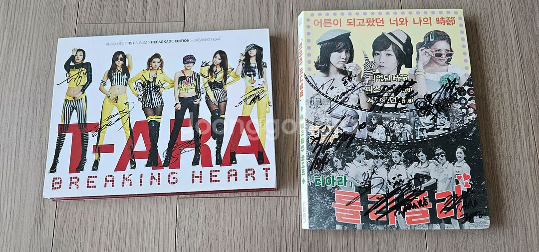 티아라 친필싸인앨범 2개 및 포카10장--1
