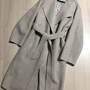 블러썸에이치컴퍼니 울90% 라운드넥 노카라 벨트 울 롱코트 오트밀 블로썸 블라썸