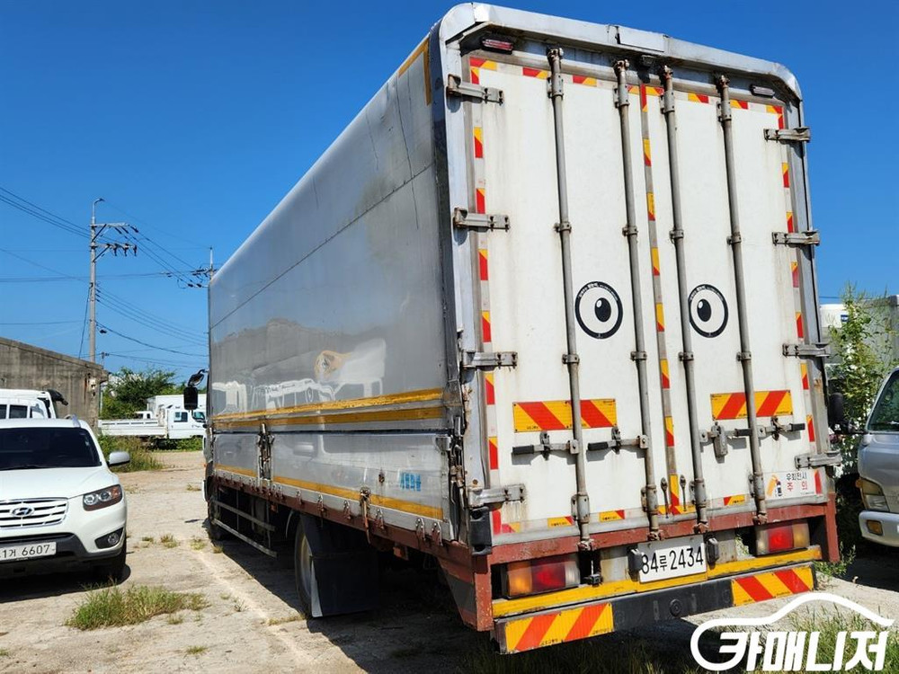 [중대형화물]윙바디 4.5톤 메가트럭 (3인승 /4.5 이미지