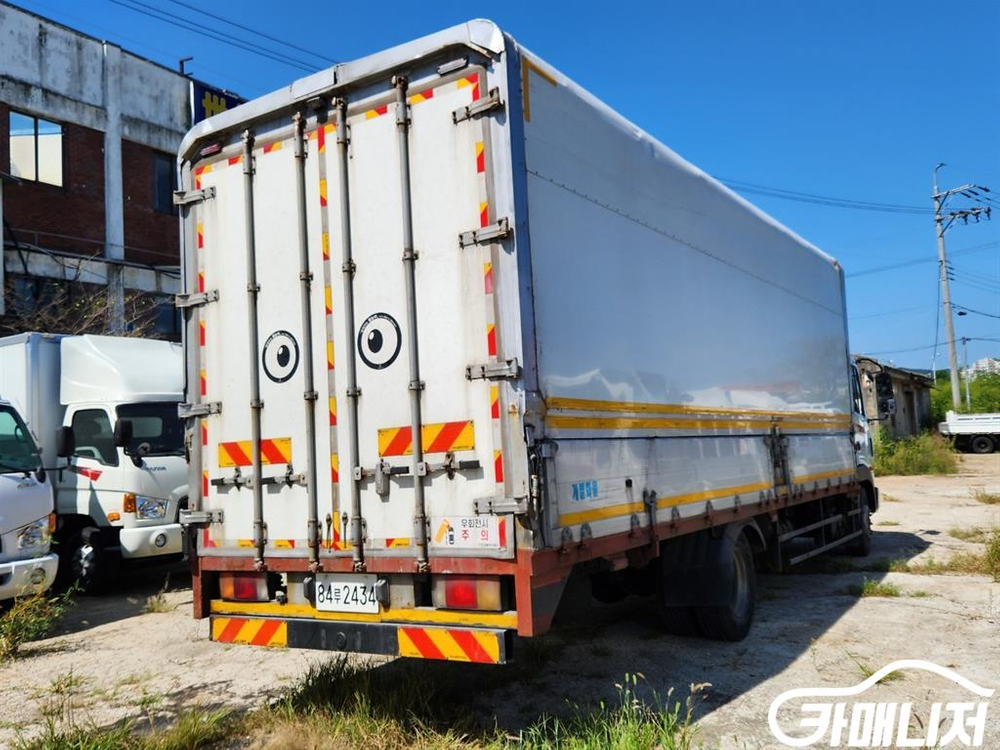 [중대형화물]윙바디 4.5톤 메가트럭 (3인승 /4.5 이미지