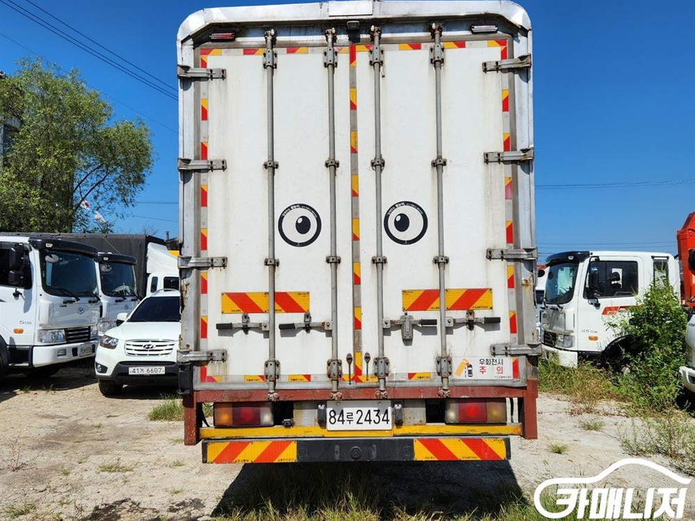 [중대형화물]윙바디 4.5톤 메가트럭 (3인승 /4.5 이미지