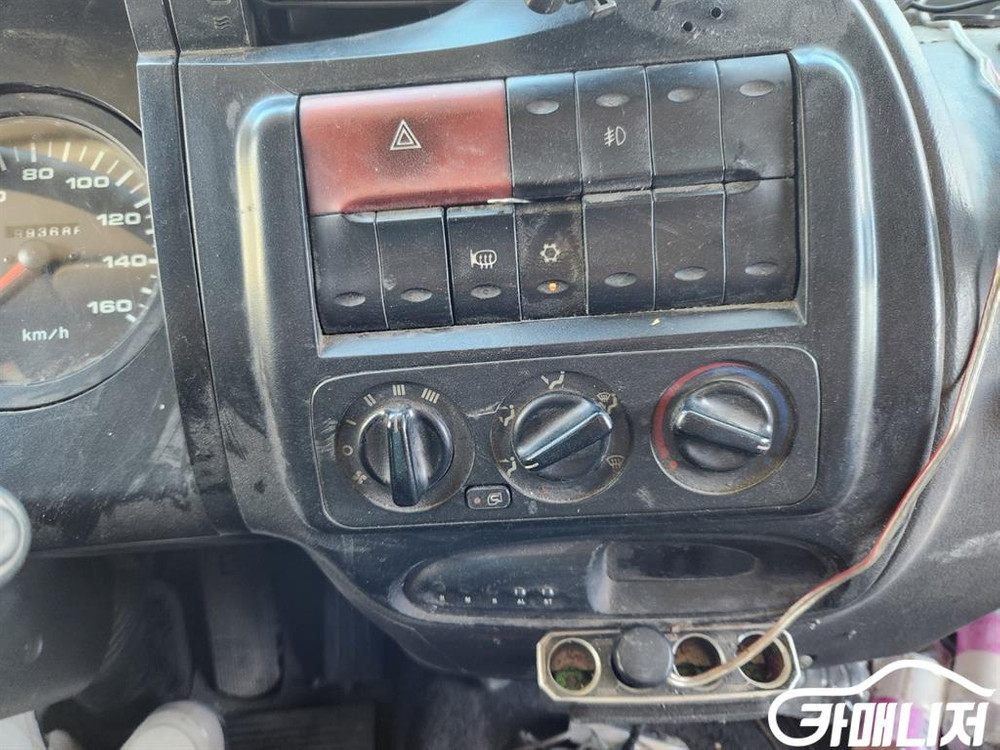 [중대형화물]윙바디 4.5톤 메가트럭 (3인승 /4.5 이미지