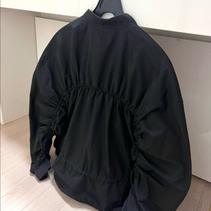 바스락 셔링 프릴 점퍼 바람막이 집업 자켓 오우오OWO