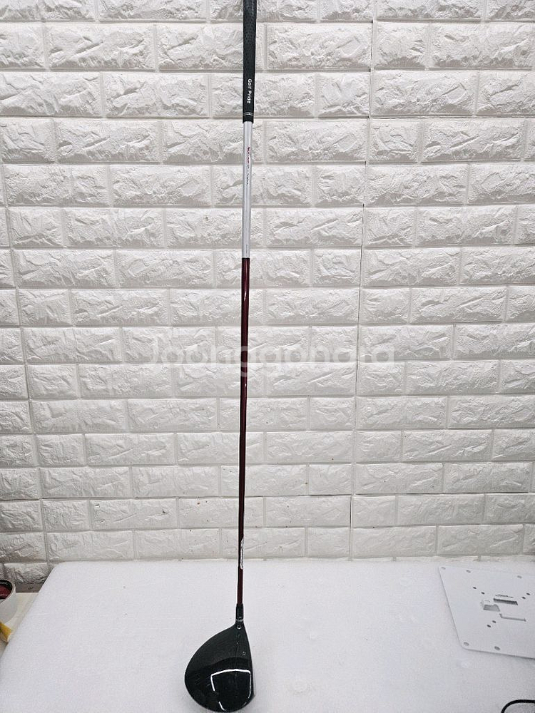 테일러메이드 드라이버 R9 10.5도 입니다--0