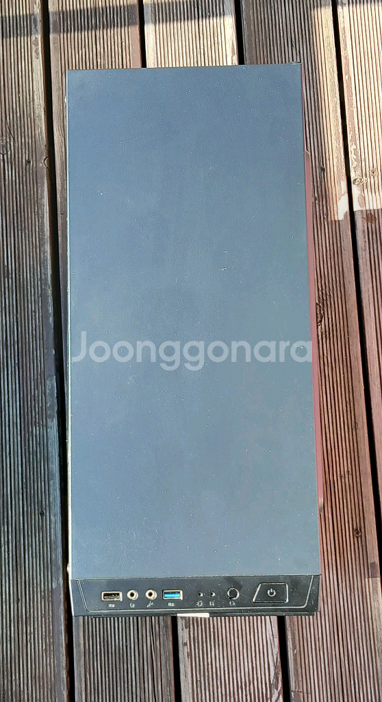 컴퓨터 데스크탑 반본체 팝니다--3