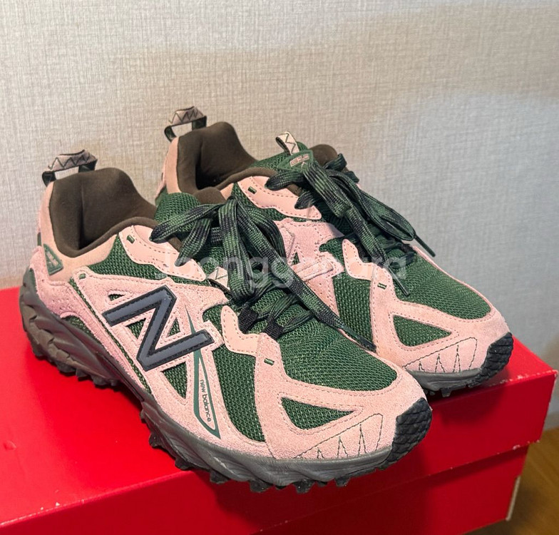 999휴머니티 뉴발란스 핑크문 235--0