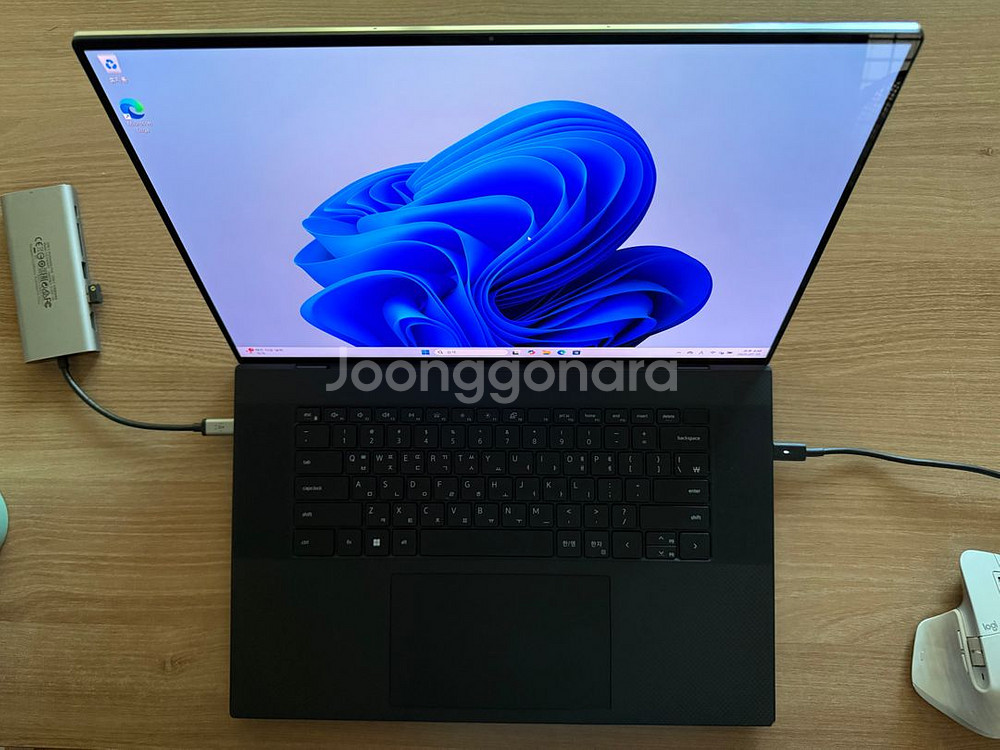 Dell XPS 17 9720--3