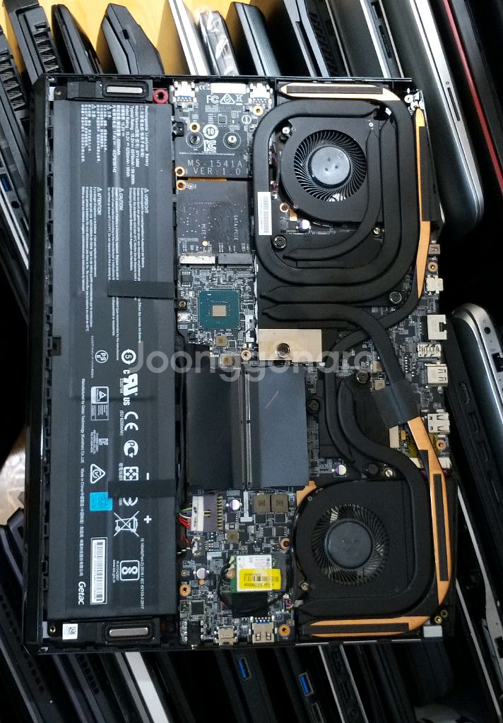 msi GE66 Raider 10SFS / 부품용--5
