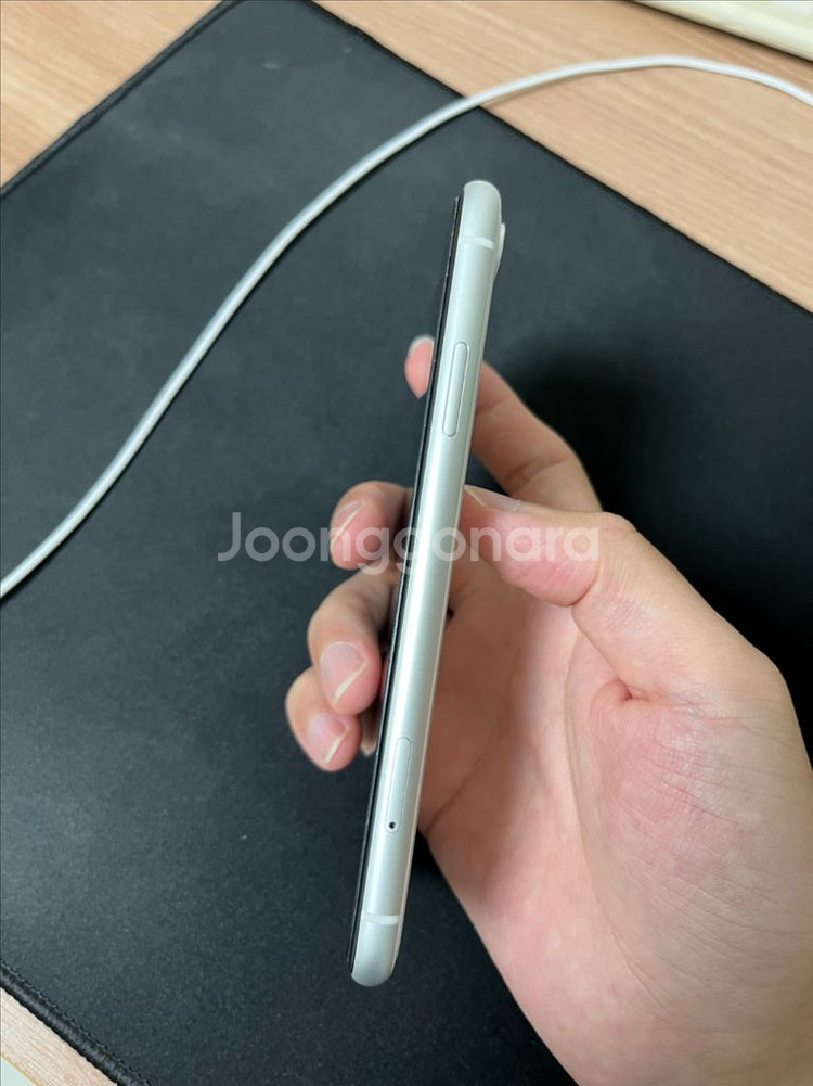 아이폰xr 64g 화이트--4