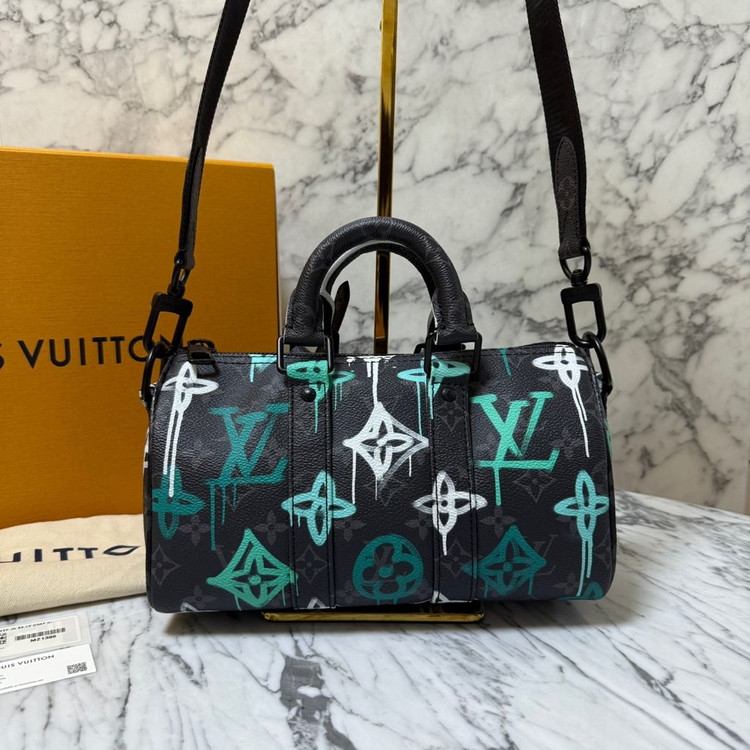 루이비통 이클립스 그래피티 반둘리에 멀티컬러 키폴 25 이미지