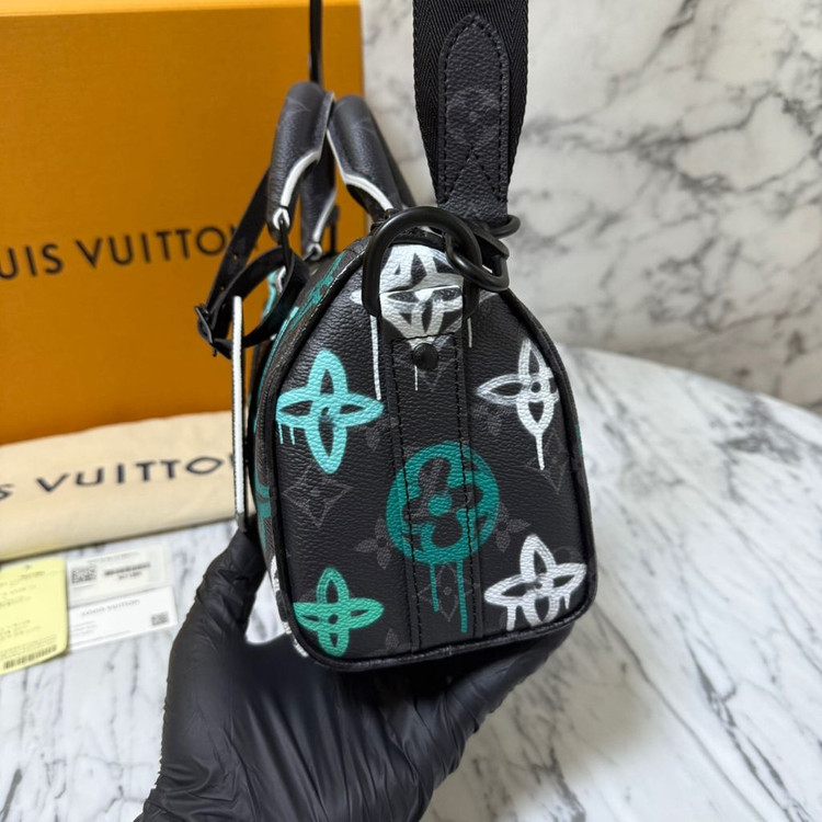 루이비통 이클립스 그래피티 반둘리에 멀티컬러 키폴 25 이미지