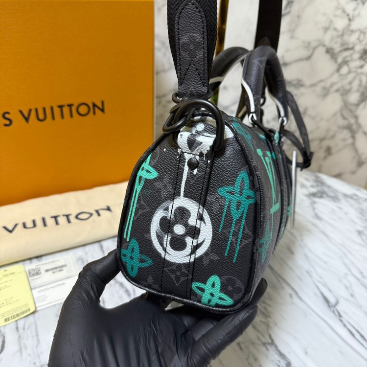 루이비통 이클립스 그래피티 반둘리에 멀티컬러 키폴 25 이미지