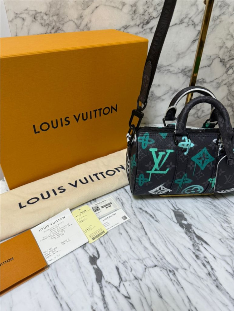 루이비통 이클립스 그래피티 반둘리에 멀티컬러 키폴 25 이미지