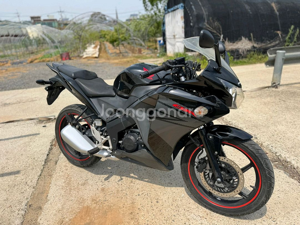 혼다 cbr125 16년형 블랙컬러 판매합니다--0