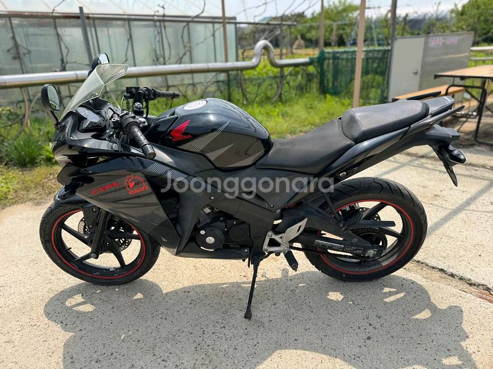 혼다 cbr125 16년형 블랙컬러 판매합니다--2
