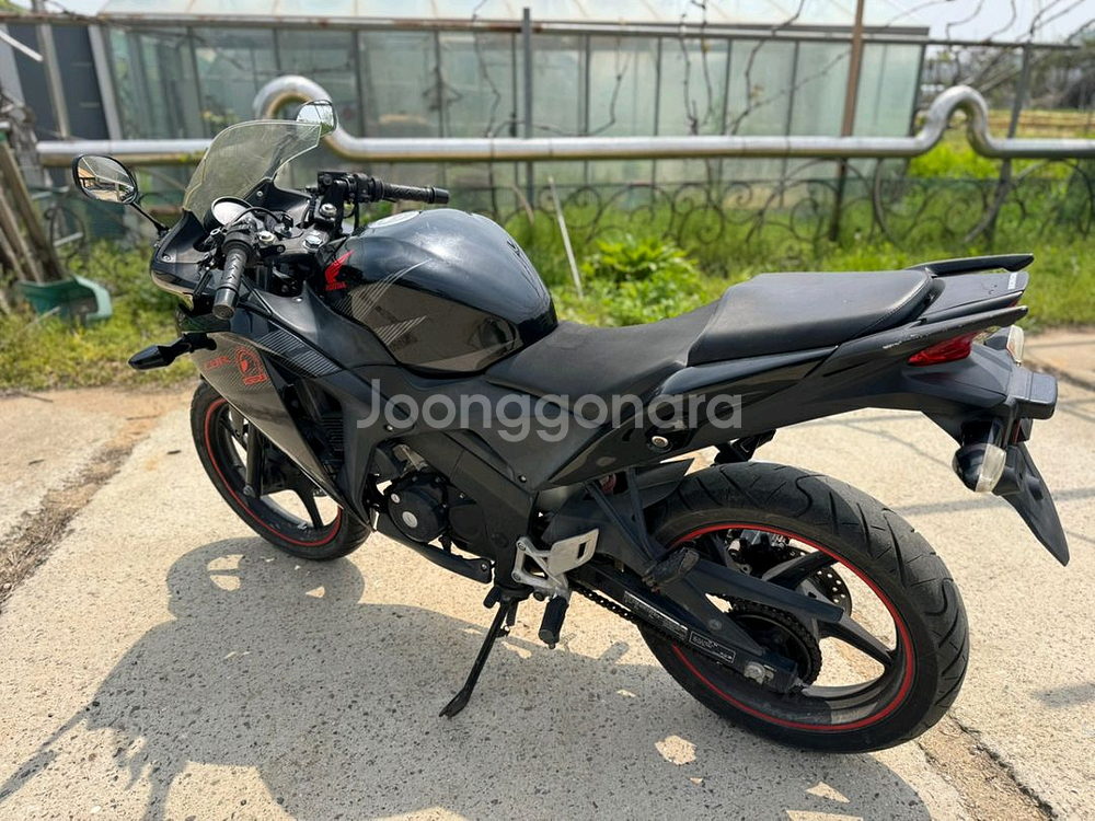 혼다 cbr125 16년형 블랙컬러 판매합니다--4