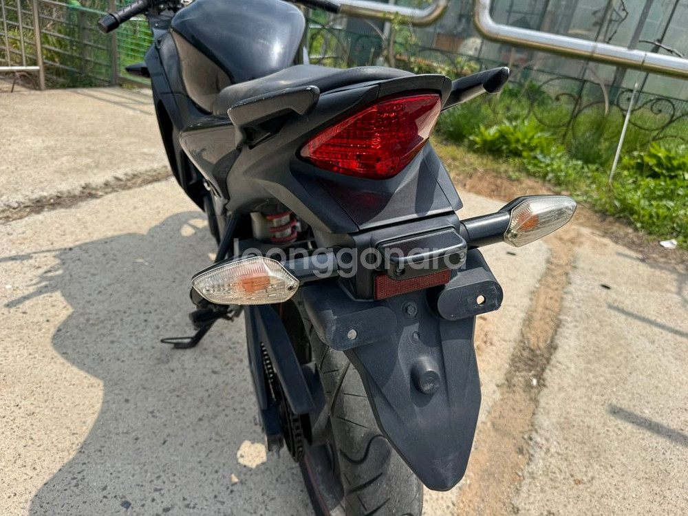 혼다 cbr125 16년형 블랙컬러 판매합니다--9