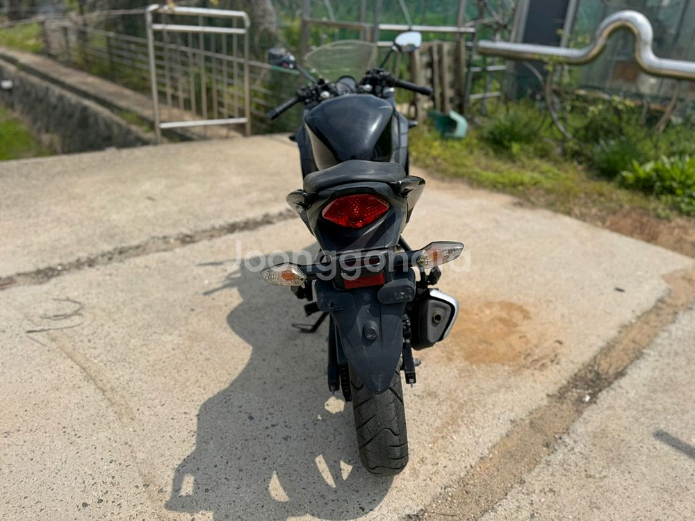 혼다 cbr125 16년형 블랙컬러 판매합니다--6