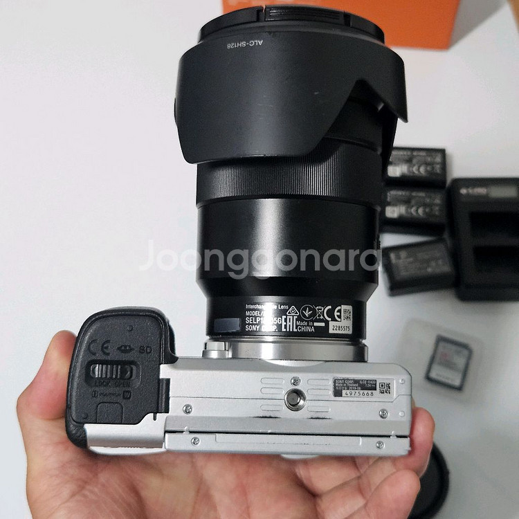 소니 Sony A6400 + 18-105mm--4