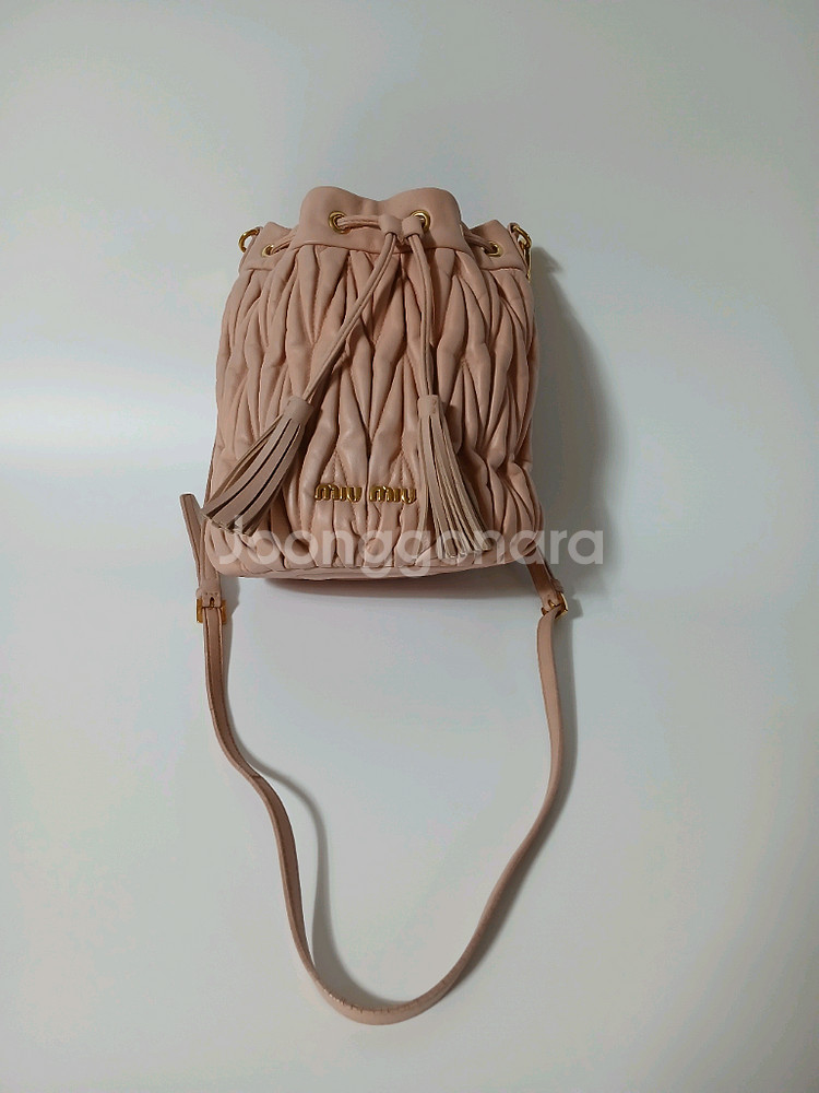 미우미우 마틀라쎄 나파 버킷백--5