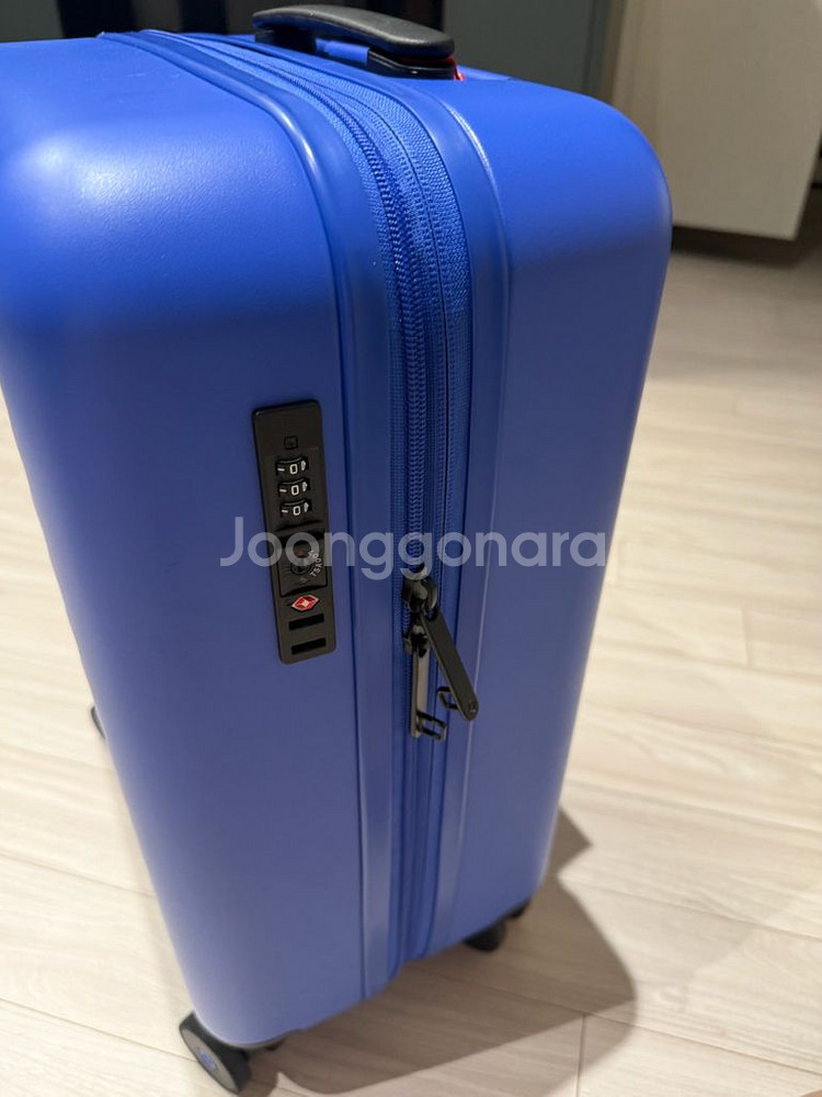 샘소나이트 레드 TOIIS C 확장 20인치 캐리어--4
