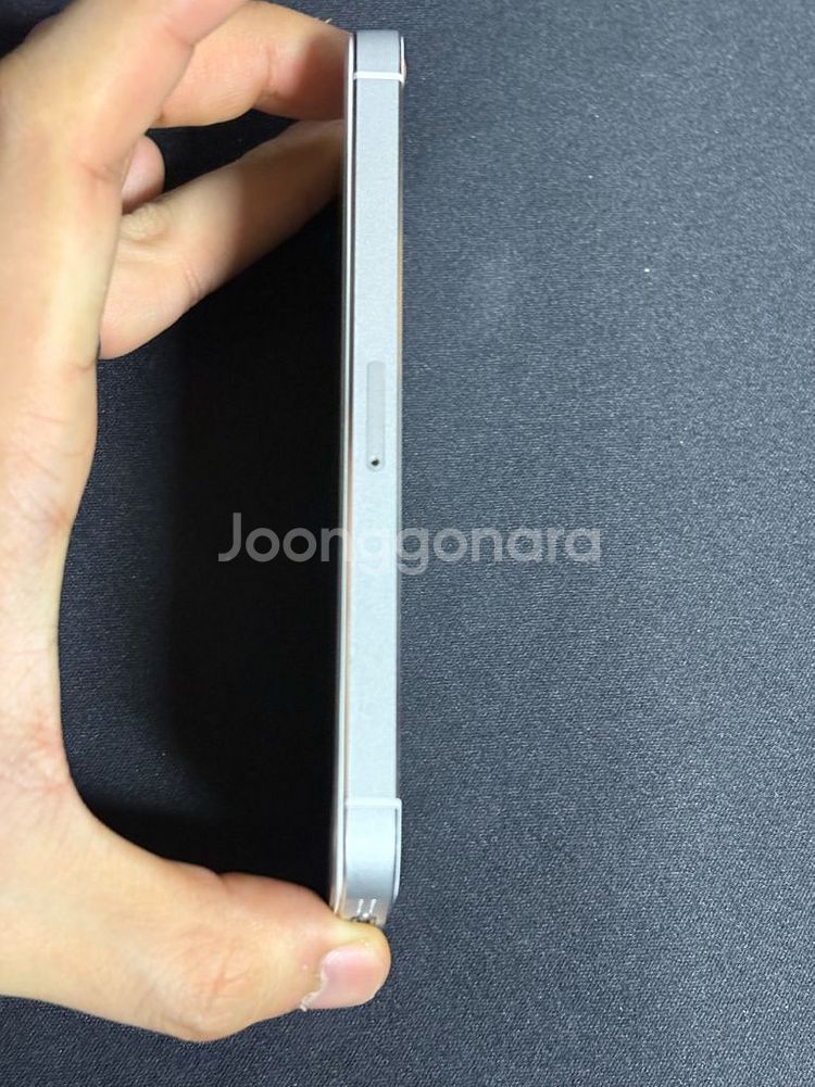 아이폰5s 화면 안켜짐으로 판매합니다--1