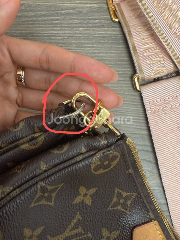 루이비통 멀티 포쉐트 악세수아 핑크--5