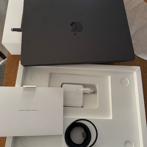 맥북 프로 m4 pro 24gb 512g+애케플