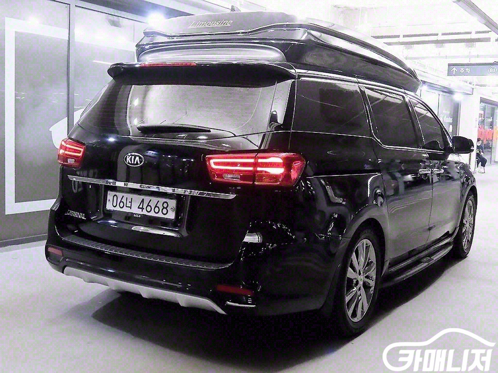 [기아]더 뉴 카니발 디젤 9인승 하이리무진(특장업체) 이미지