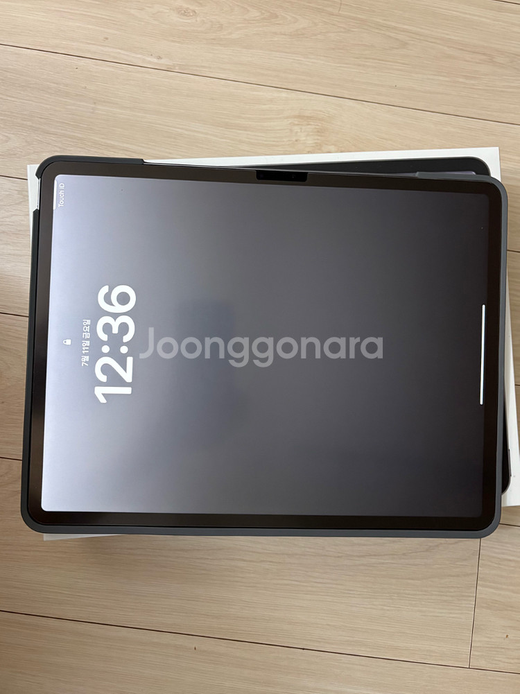 아이패드 m2 에어 13인치 128g, 로지텍 콤보터치--1