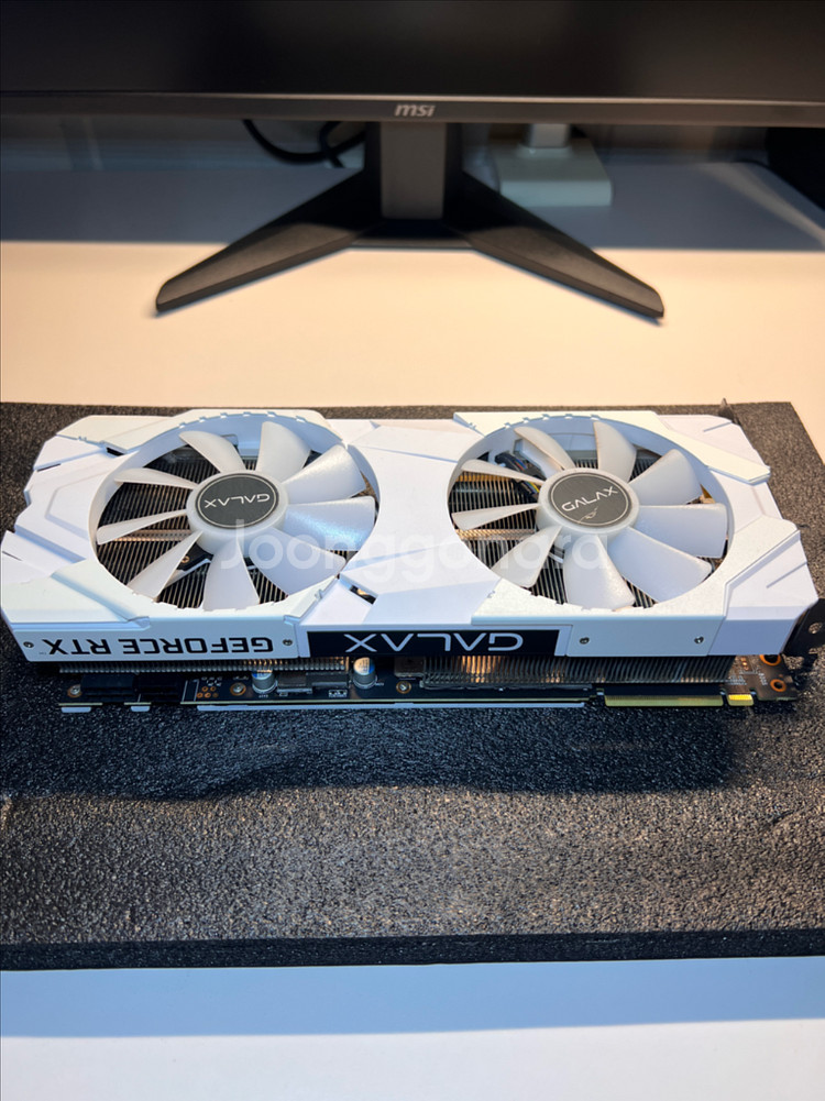 갤럭시 RTX 2070 SUPER OC WHITE--1
