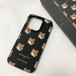 아이폰15pro 메종키츠네 케이스