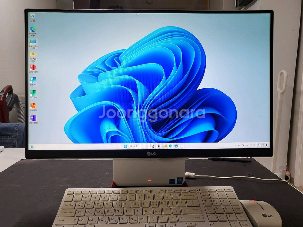 LG 일체형 (LG24V55 )+TV--1