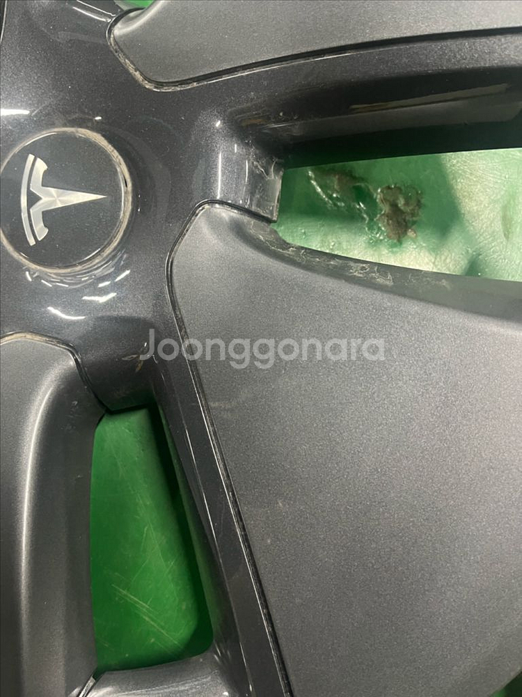 테슬라 18인치 휠캡 팝니다--7