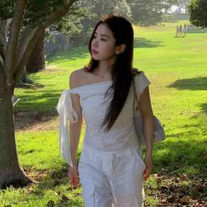 더바넷 오픈숄더 블라우스