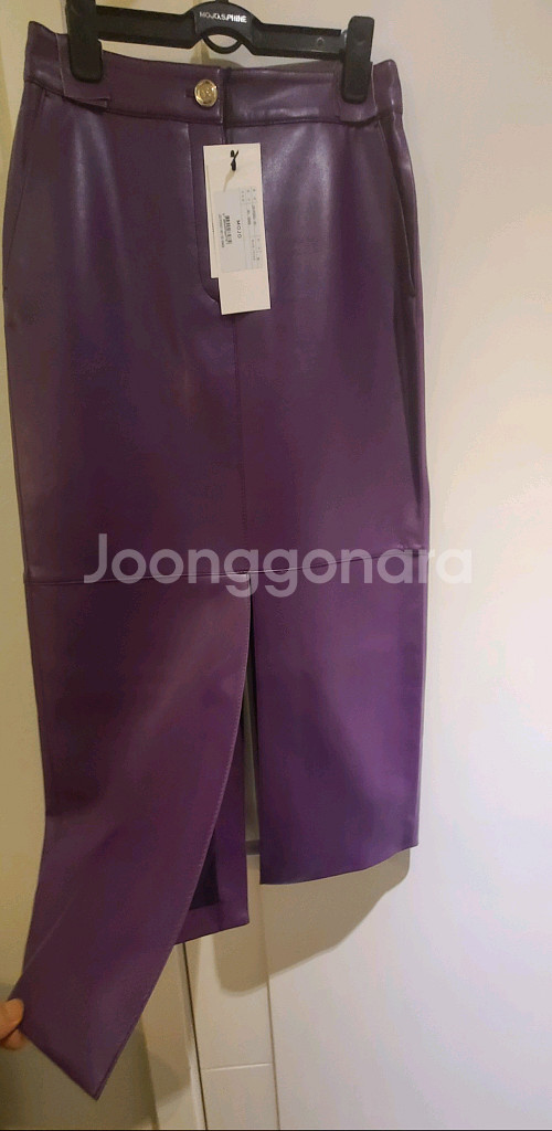 MOJO새상품 페이크레더 일자자트임 스커트 싸게팔아요--1
