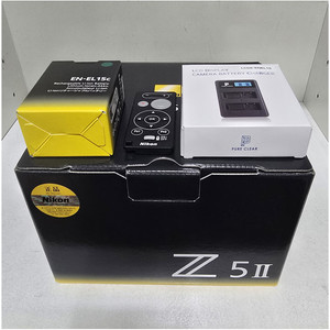 니콘 Z5 II (2700컷) 팝니다.