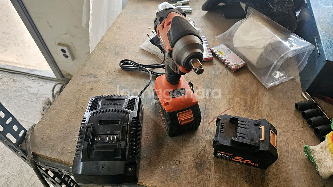 아임삭 bl22q815 임팩렌치 1/2 세트팝니다--4