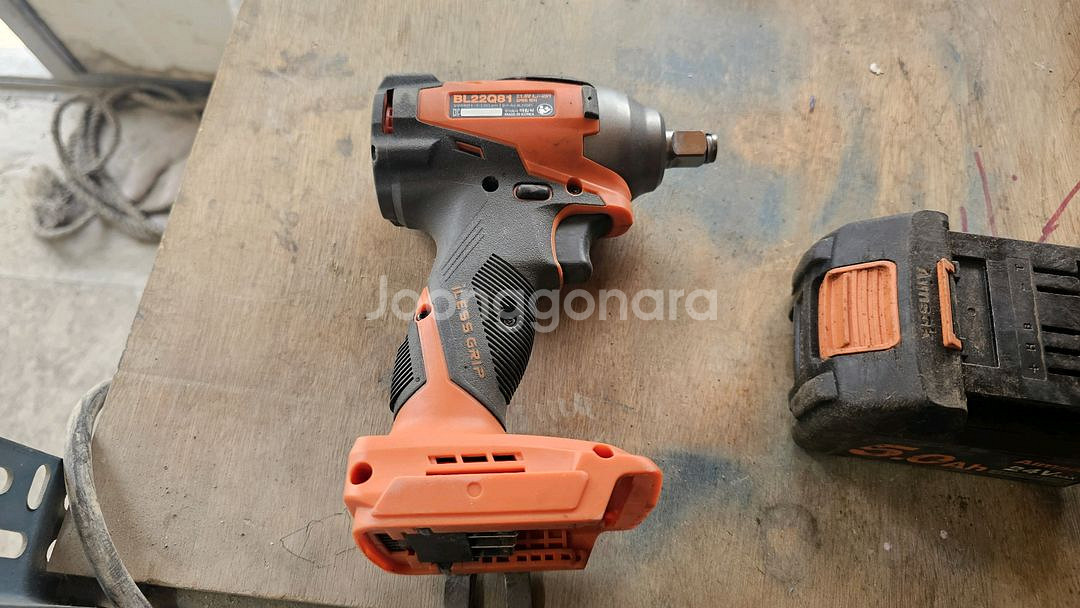 아임삭 bl22q815 임팩렌치 1/2 세트팝니다--2
