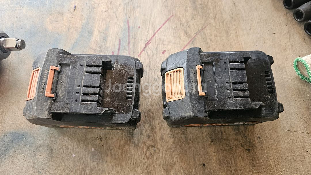 아임삭 bl22q815 임팩렌치 1/2 세트팝니다--6