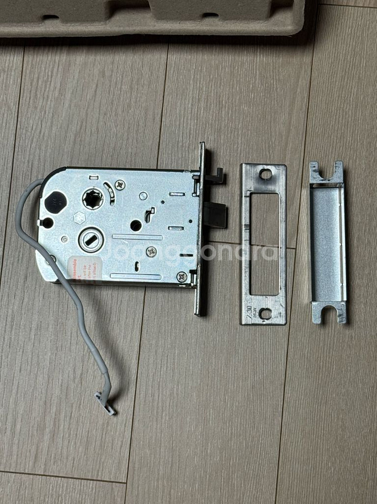삼성 IoT 오토푸시풀 지문 도어락 SHP-DR900--2
