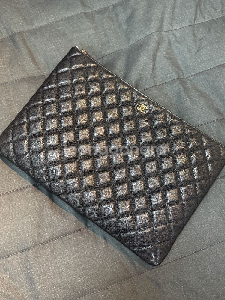 샤넬 클래식 라지 파우치 블랙--1