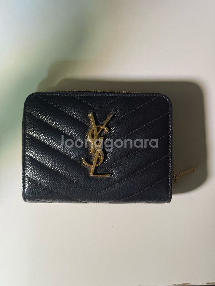 생로랑 캐비어 반지갑 금장--0